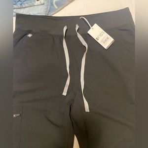 BNWT FIGS High Waisted Zamora pant L